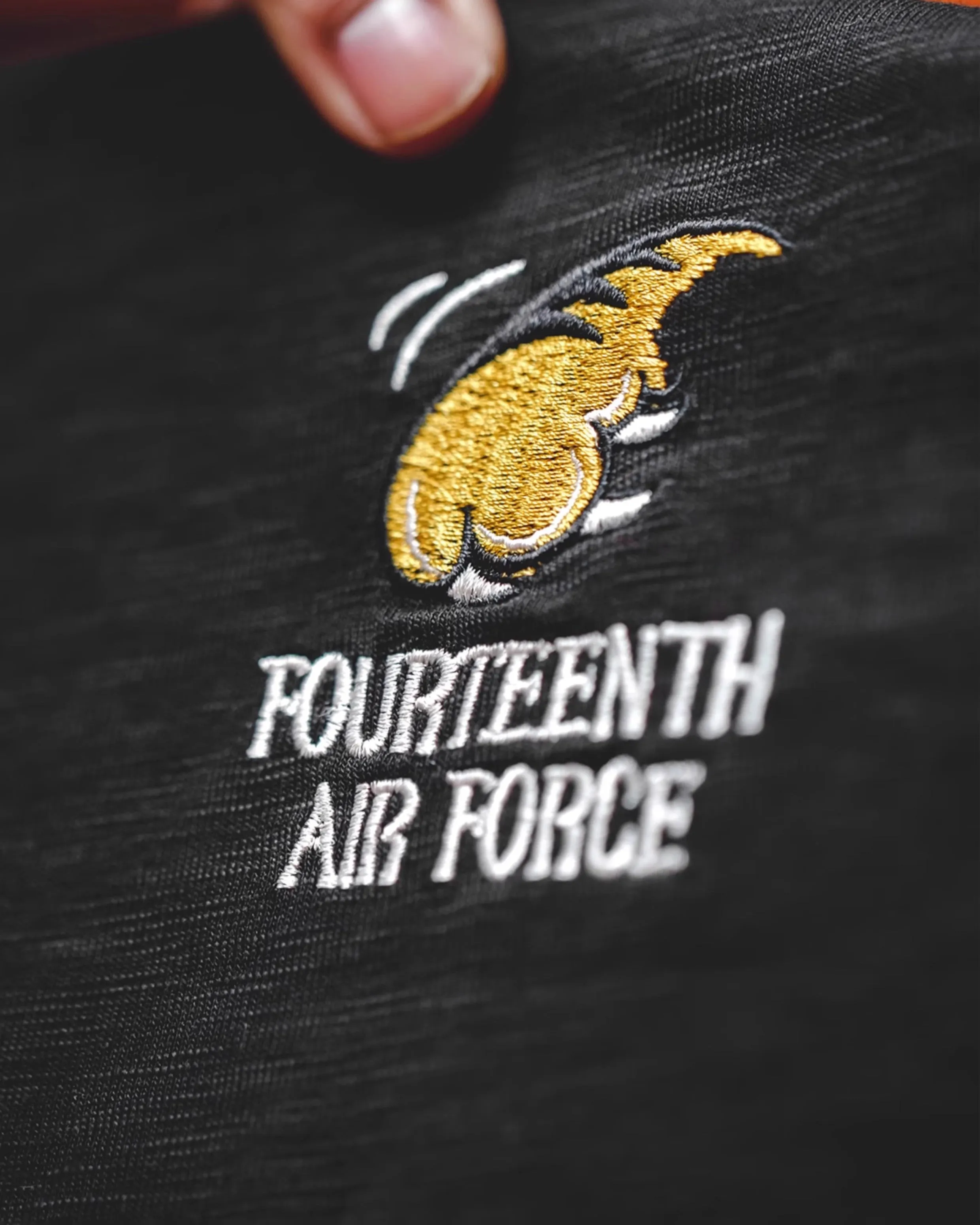 American Retro Embroidered Breathable Right Shoulder Men's T-Shirt