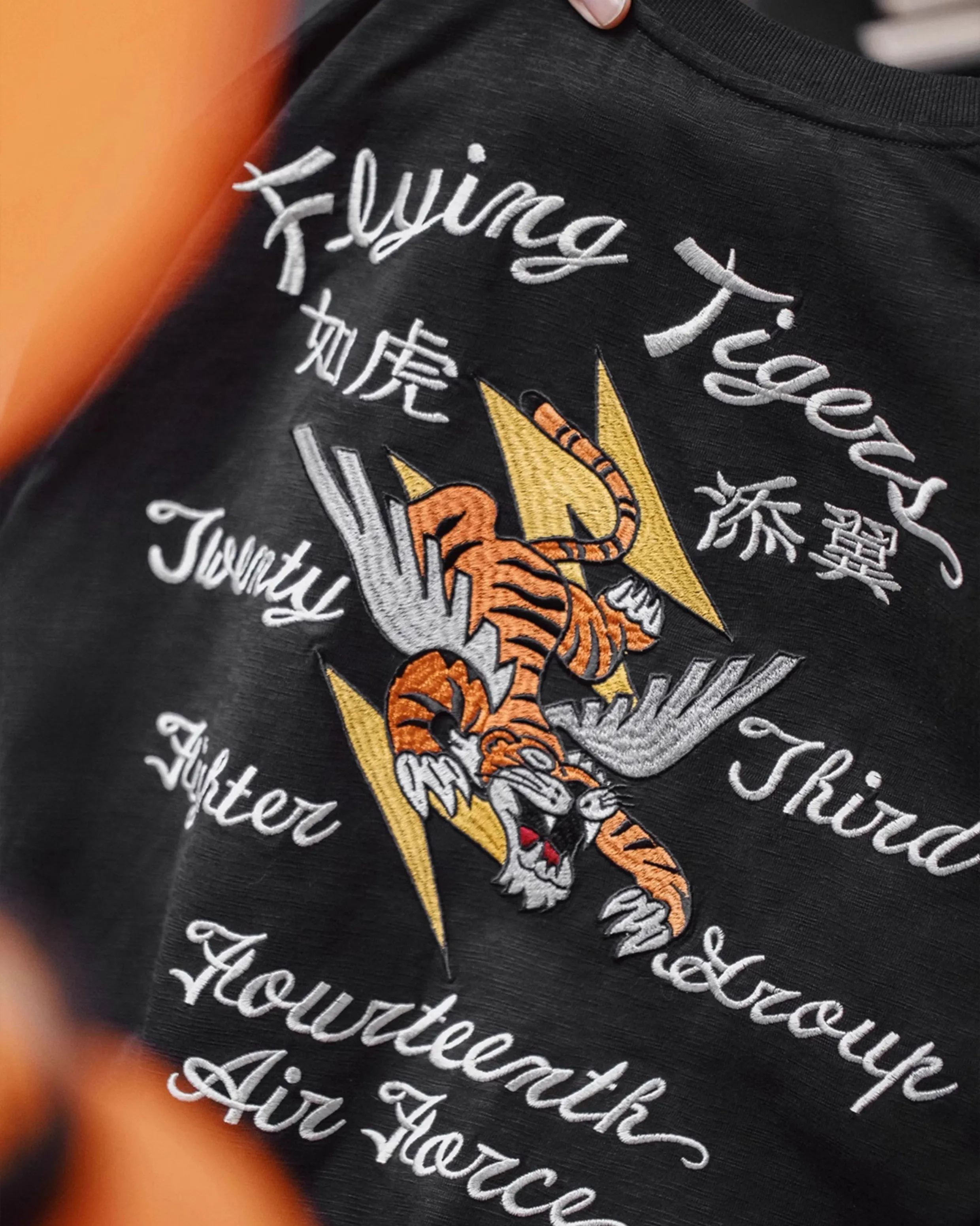 American Retro Embroidered Breathable Right Shoulder Men's T-Shirt