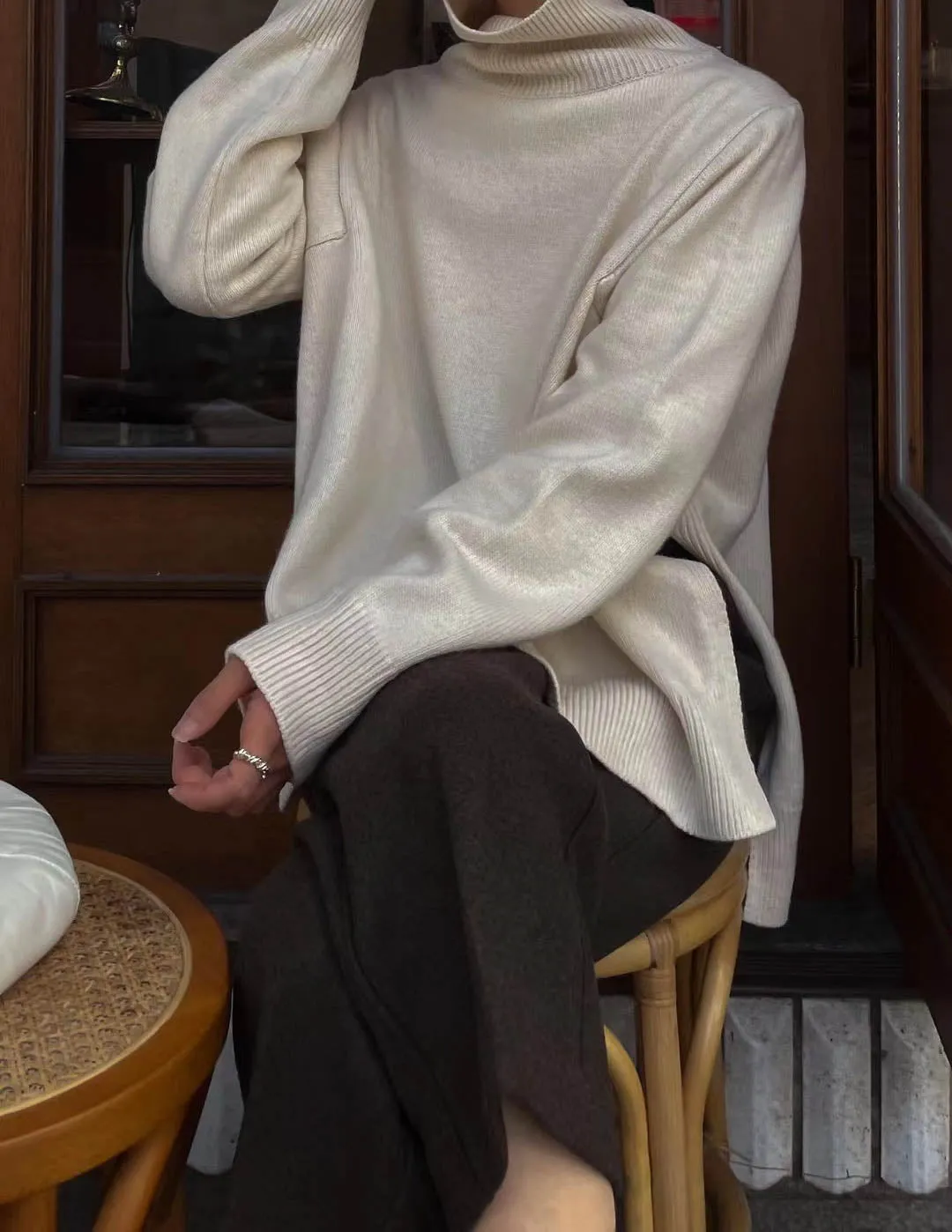 ARLES SIDE CUT TURTLENECK IVORY