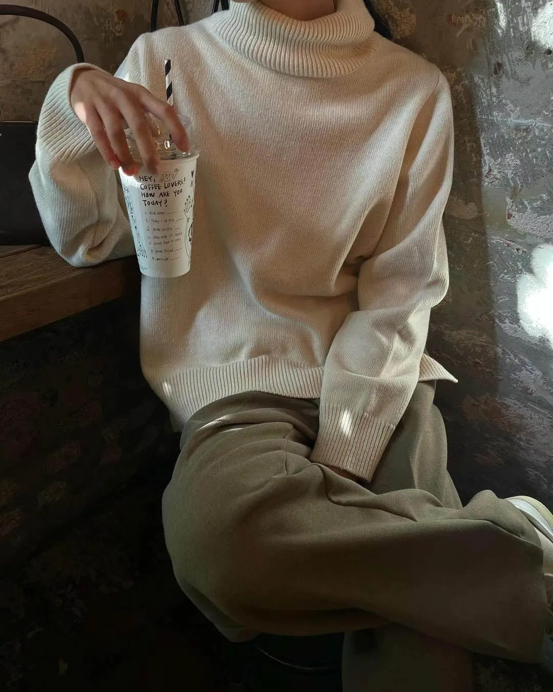 ARLES SIDE CUT TURTLENECK IVORY