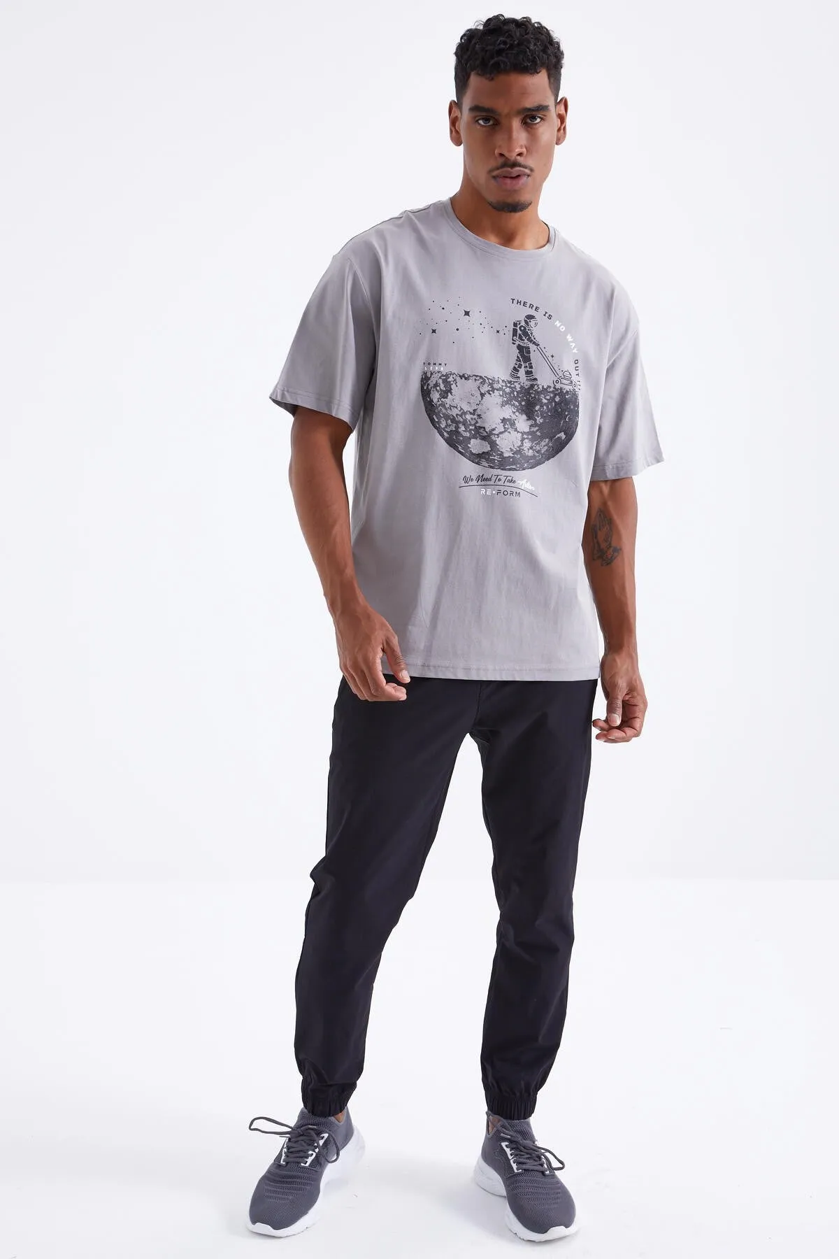 baskili o yaka erkek oversize t-shirt - 88098