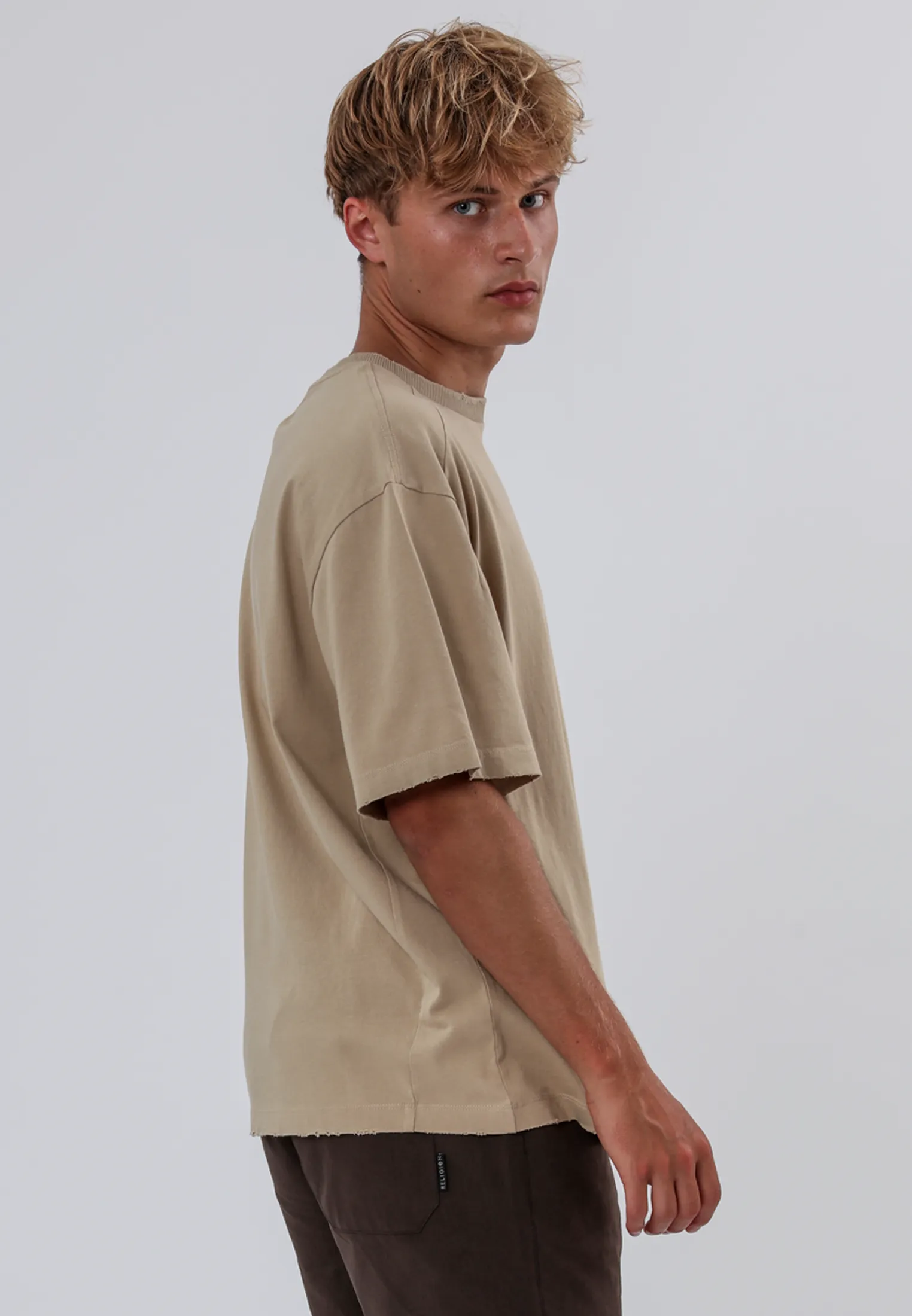 BATTLE DISTRESSED T-SHIRT FAWN