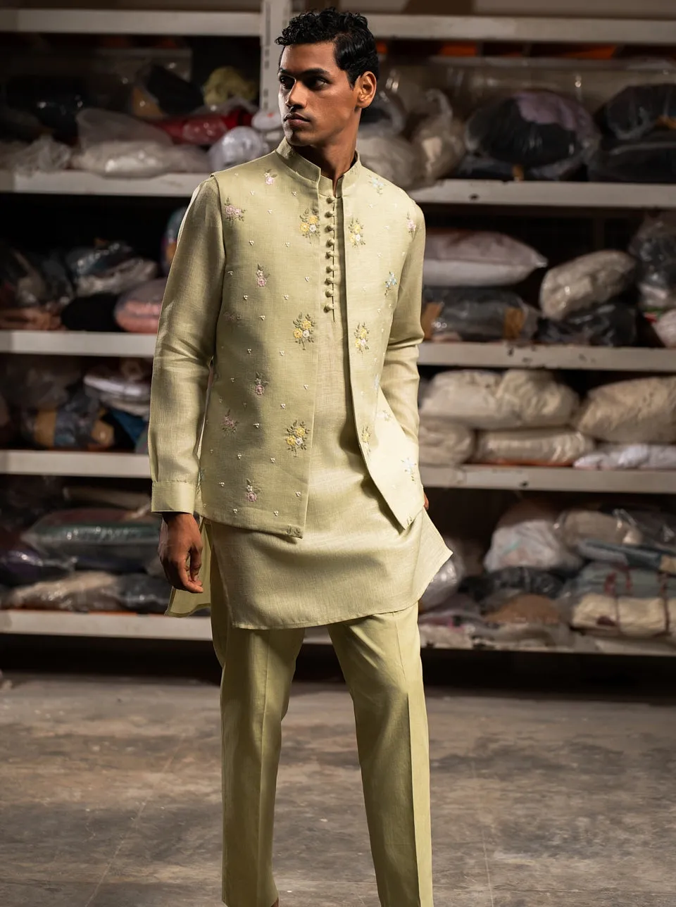 Raag Open Bandi With Matching Kurta Pajama Set