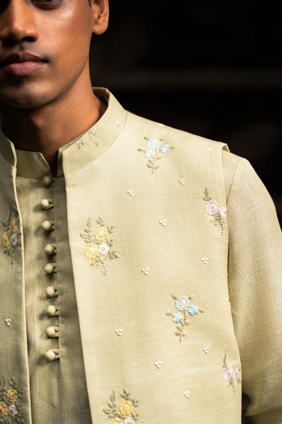 Raag Open Bandi With Matching Kurta Pajama Set