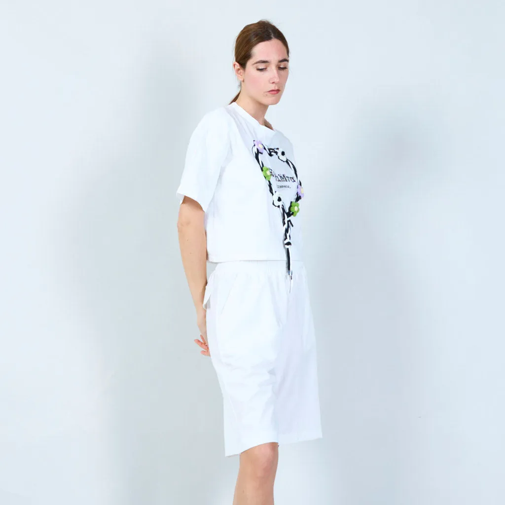 Stylish cropped t-shirt with floral heart design wholesale