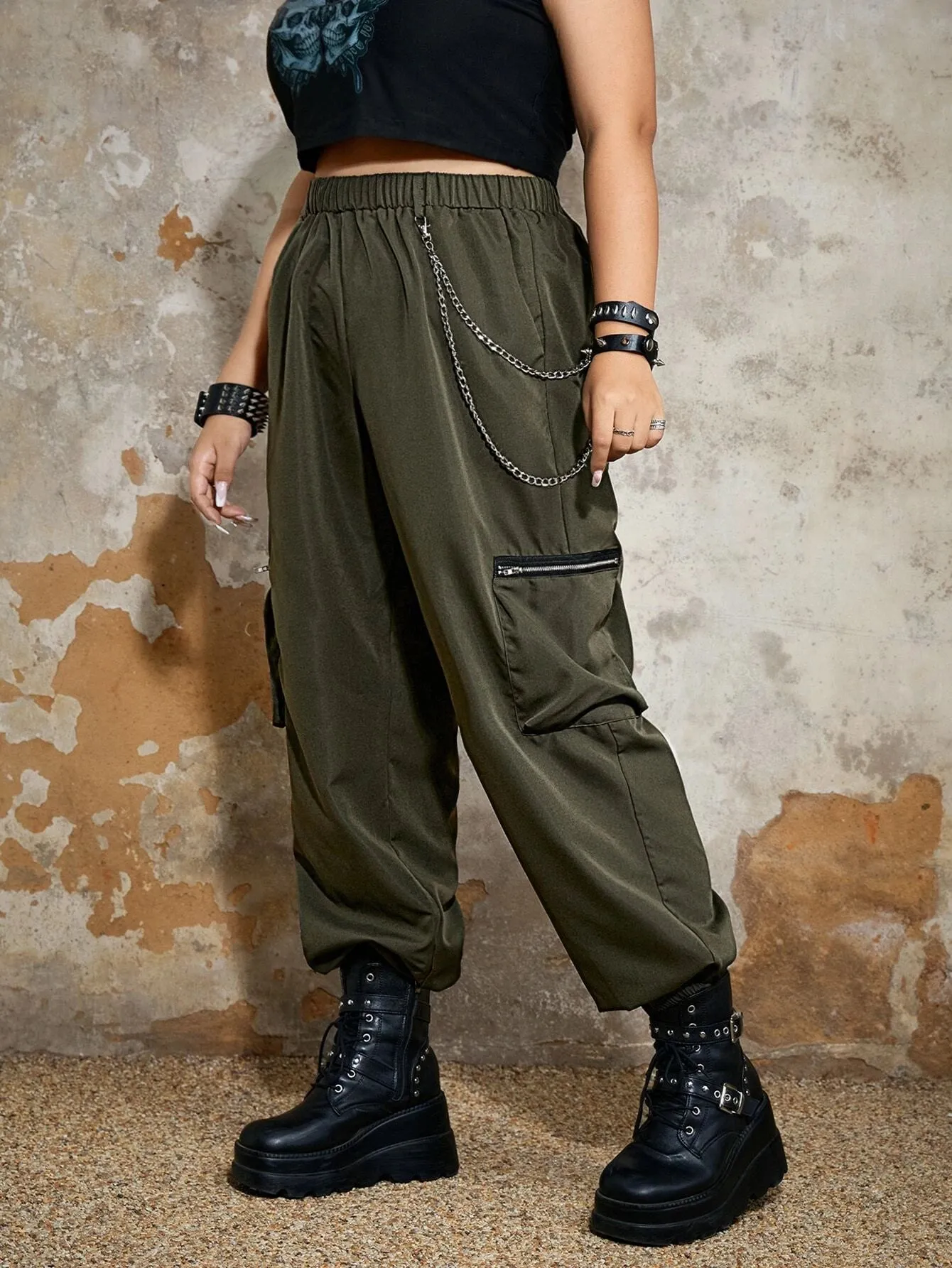 Zip Pocket Cargo Pants With Chain