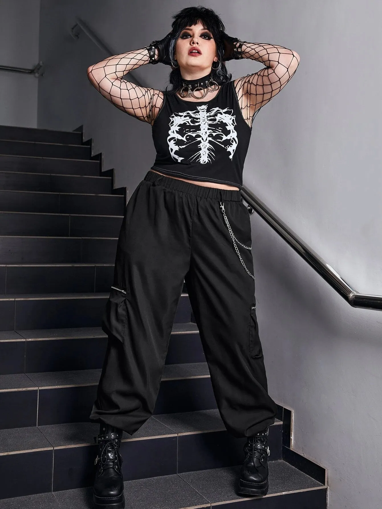 Zip Pocket Cargo Pants With Chain